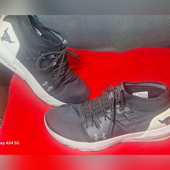 Mens Under Armour trainers - Picture 3 of 7